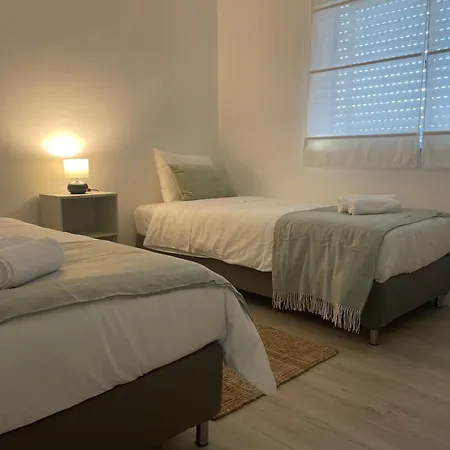 Cantinho Da Rosa - *